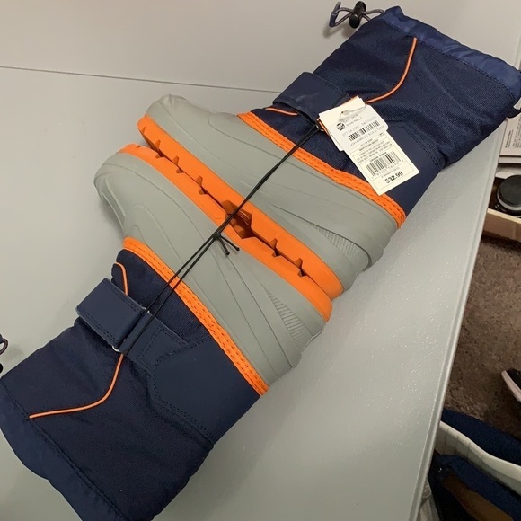 Cat &Jack waterproof boots NWT Velcro close Sz 2 - Picture 3 of 13